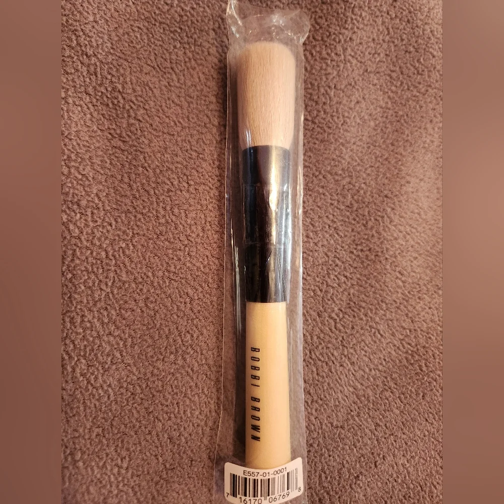 Bobbi Brown face blender brush